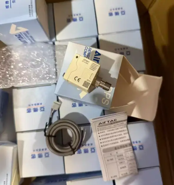 亚德客DPSN1-01020电子式数显压力开关